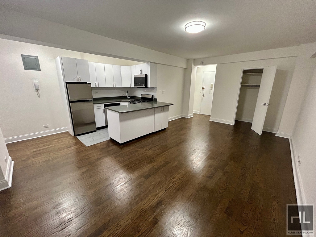 Beekman Place - Photo 2