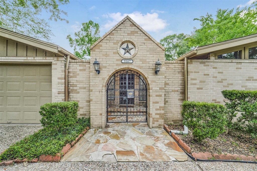 5147 Beechnut Street - Photo 0