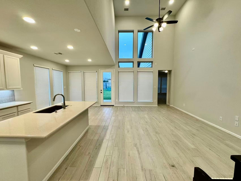 10503 Shining Dawn Way - Photo 4