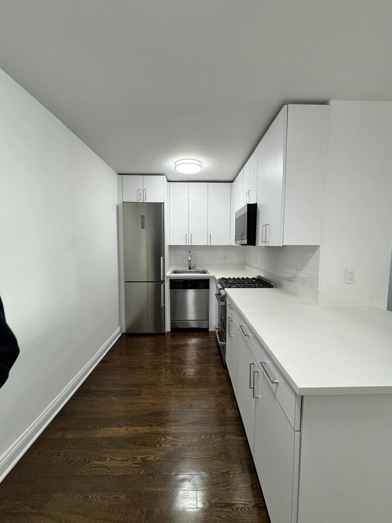 5th Avenue, 15th St - Photo 3