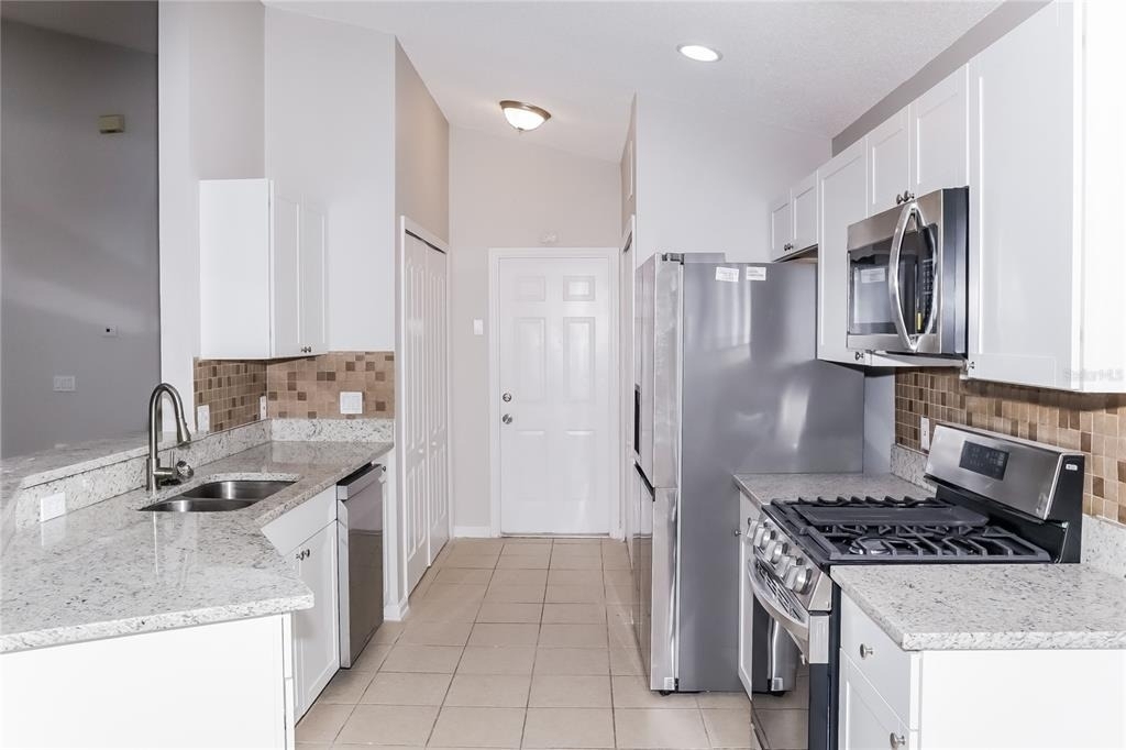 2544 Meadow Oaks Loop - Photo 6