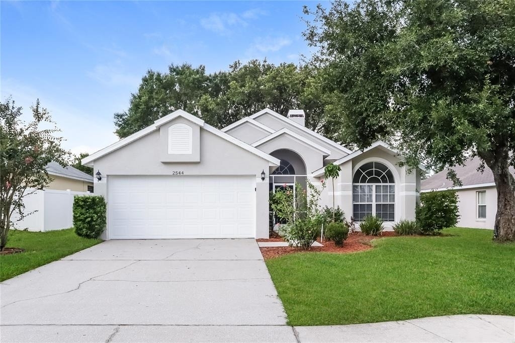 2544 Meadow Oaks Loop - Photo 0