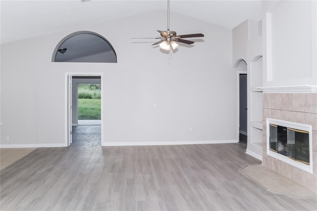 2544 Meadow Oaks Loop - Photo 2