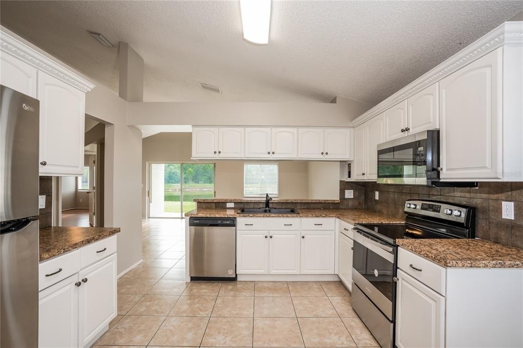 11015 Peking Place - Photo 4