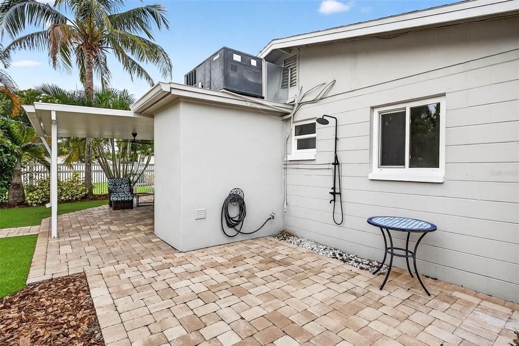 5519 Commonwealth Avenue N - Photo 8