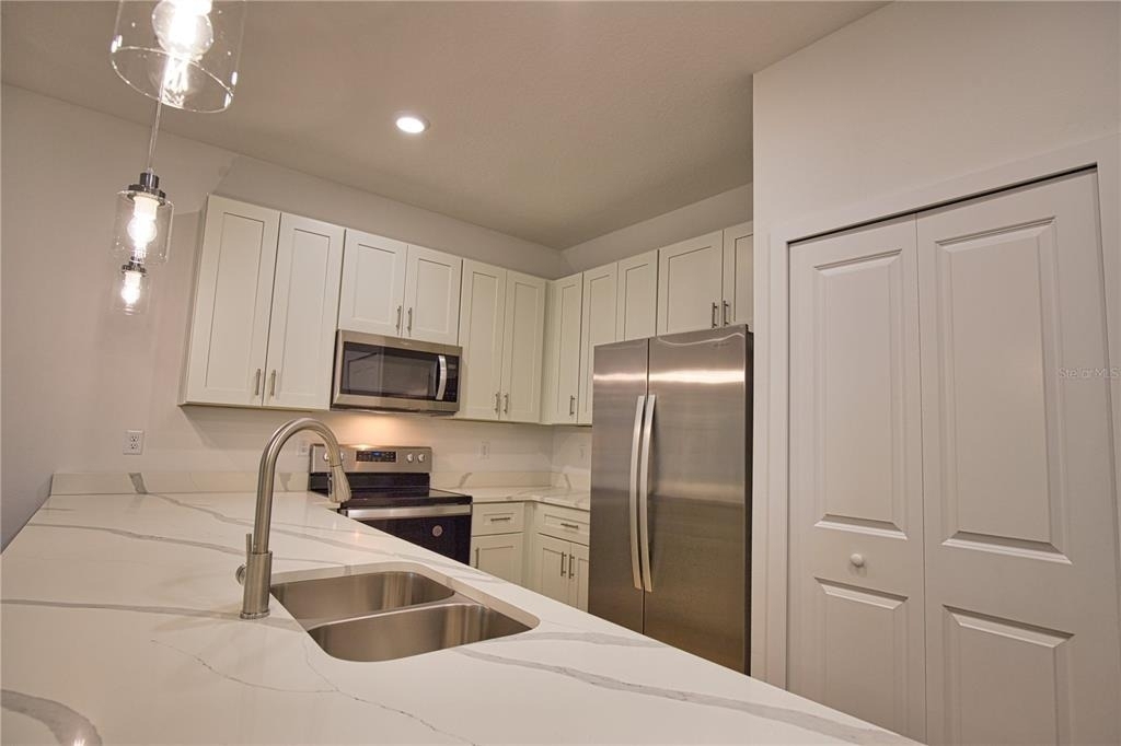289 Boundary Boulevard - Photo 12