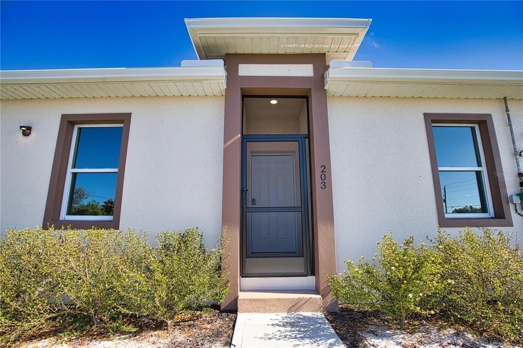 289 Boundary Boulevard - Photo 0
