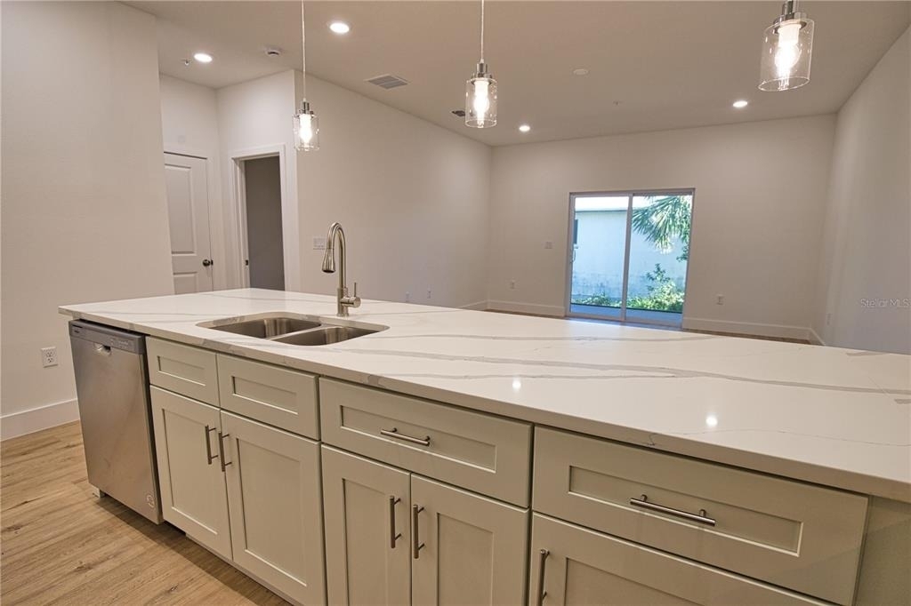 289 Boundary Boulevard - Photo 15