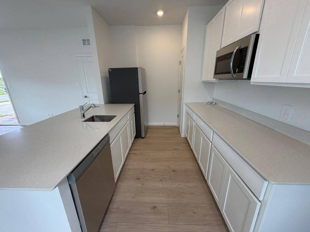 4407 Vibernum Avenue - Photo 2