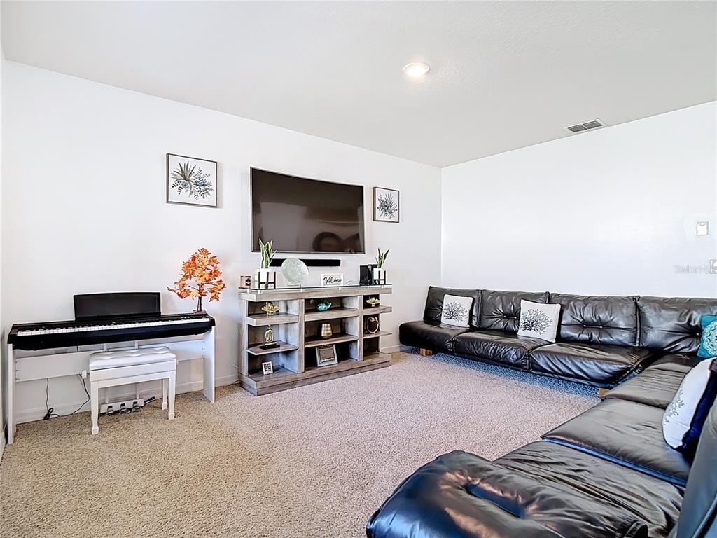 241 Meadowbrook Boulevard - Photo 5