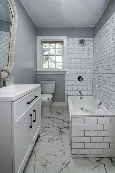 1405 Ne 55th Street - Photo 10