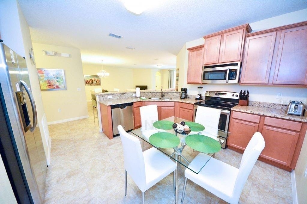 1014 Cypress Pointe Boulevard - Photo 4