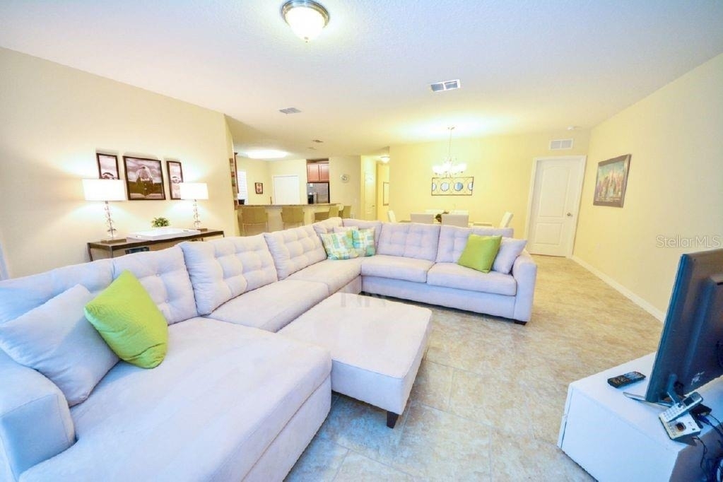 1014 Cypress Pointe Boulevard - Photo 3