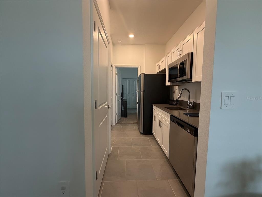 652 Grove Street - Photo 33