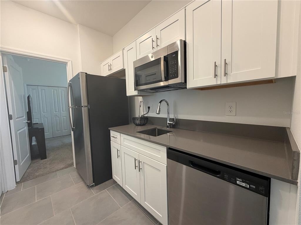 652 Grove Street - Photo 32
