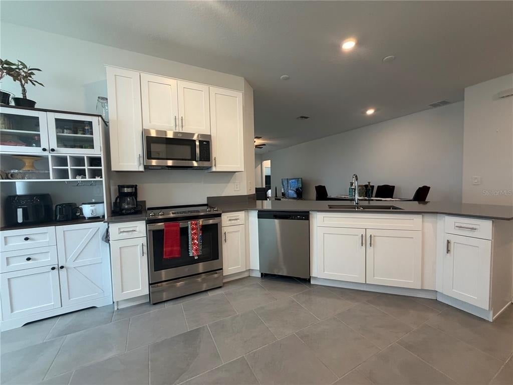 652 Grove Street - Photo 10