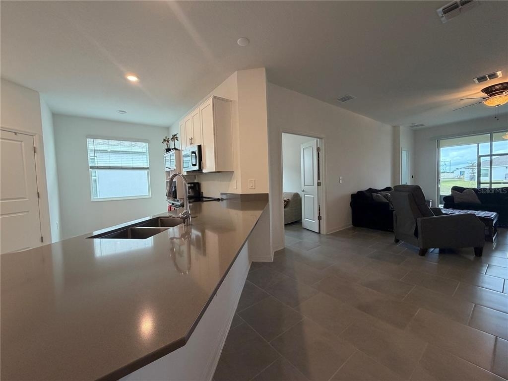 652 Grove Street - Photo 7