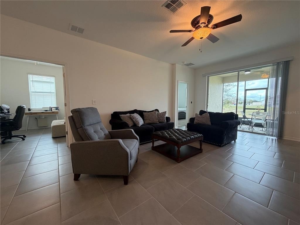 652 Grove Street - Photo 5
