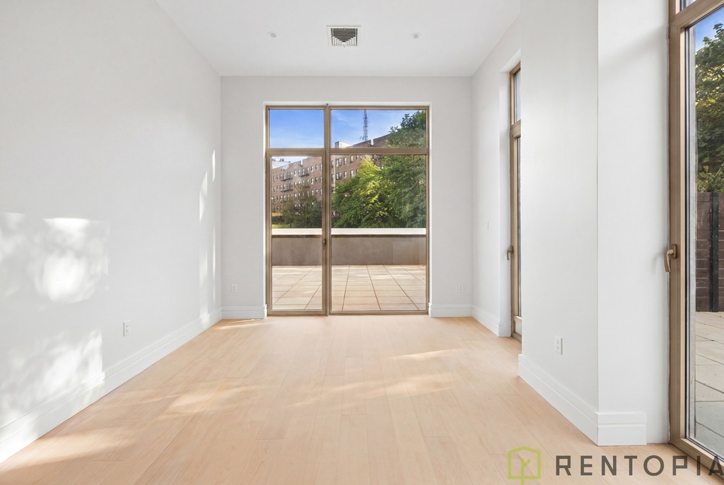 960 Franklin Avenue - Photo 7