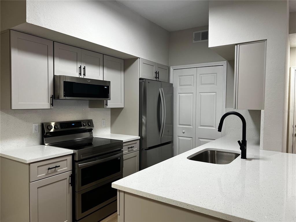 13102 Mulberry Park Drive - Photo 4