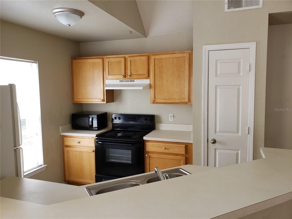 9069 Lee Vista Boulevard - Photo 2