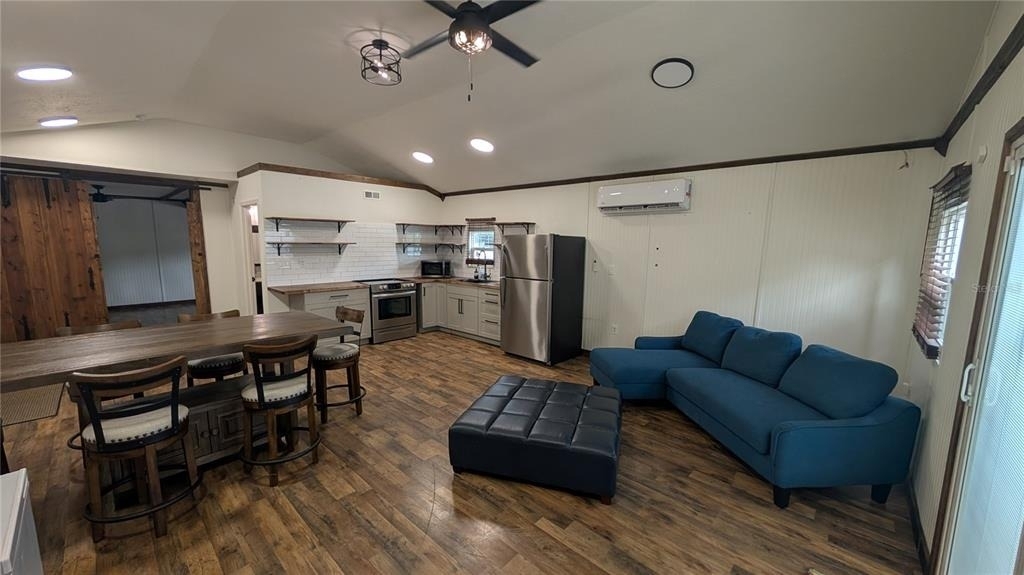 18312 Holister Rd - Photo 8