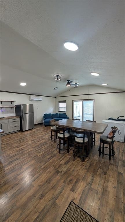18312 Holister Rd - Photo 3