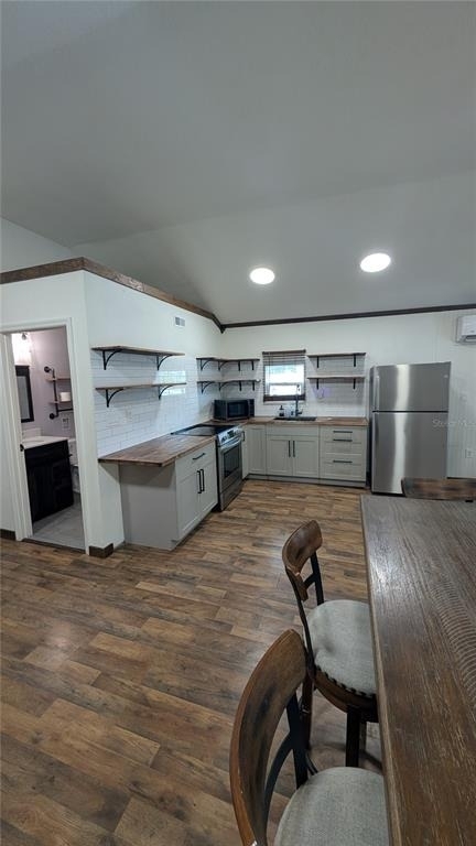 18312 Holister Rd - Photo 5