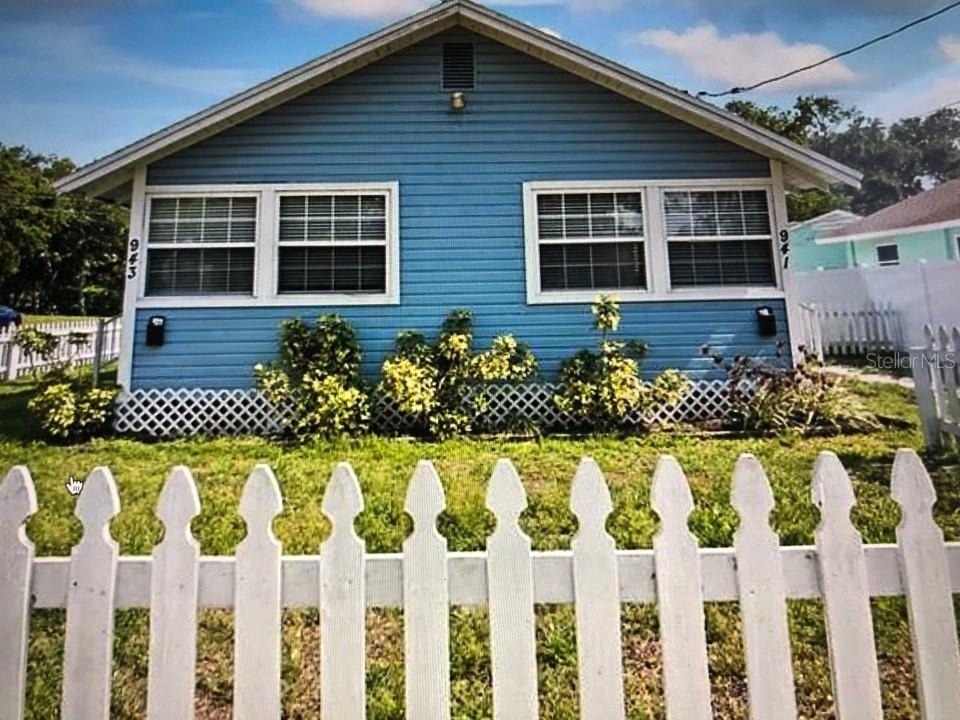 941 Lakeview Road - Photo 0