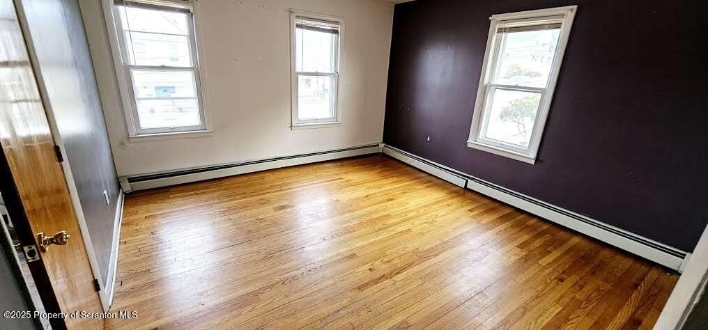 942 E Elm Street - Photo 9