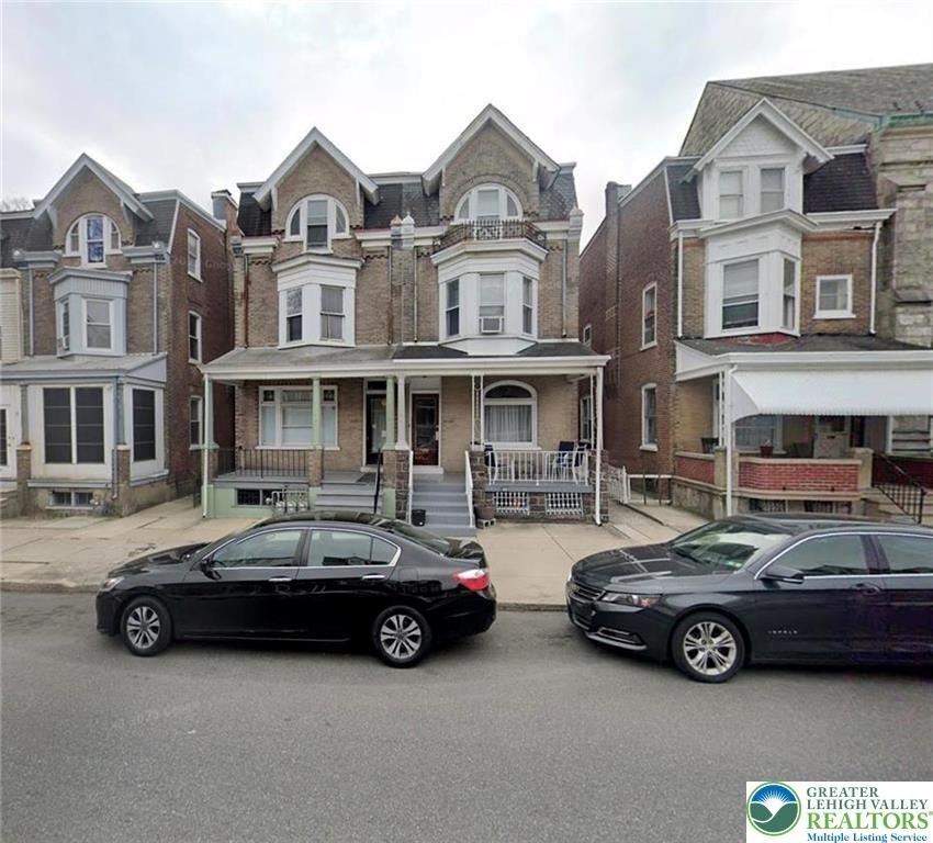 1438 W Turner Street - Photo 0