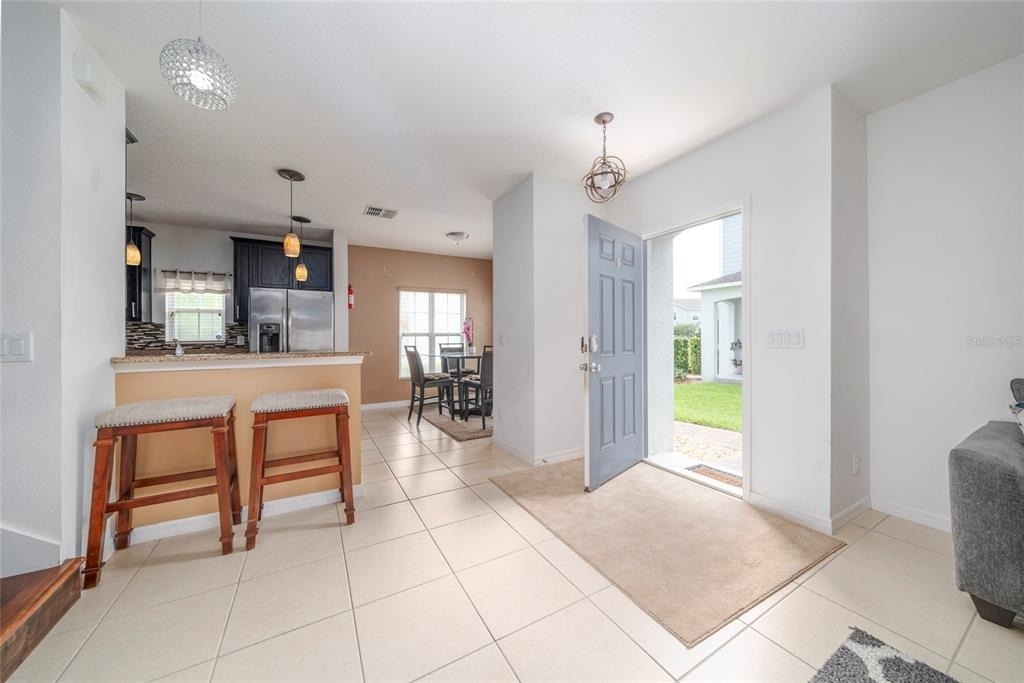 212 Primrose Drive - Photo 2