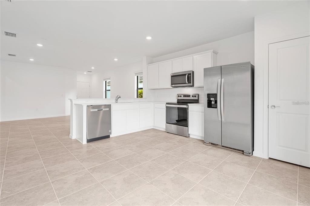 6560 Silverstar Drive - Photo 2