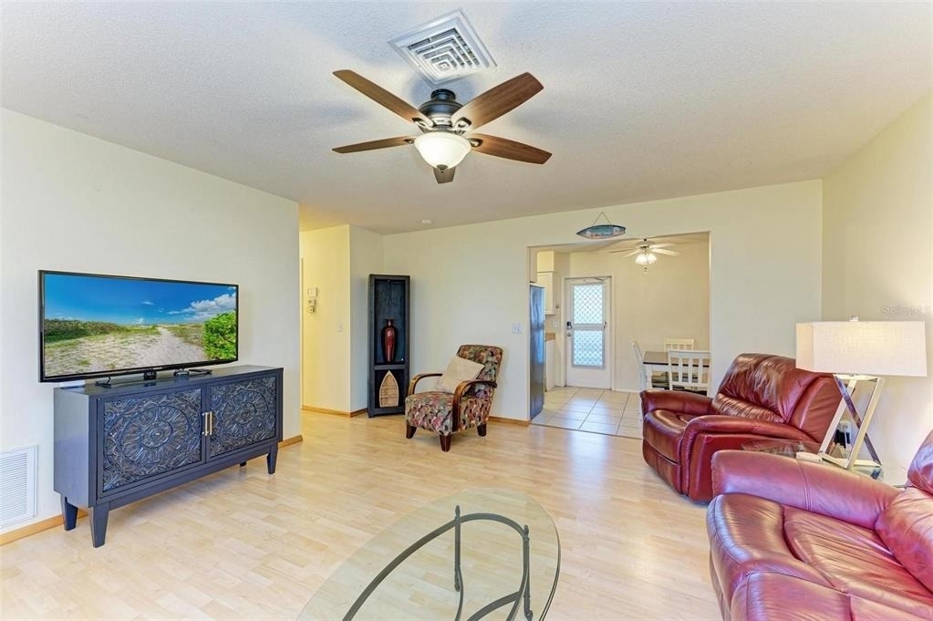401 Shore Road - Photo 4