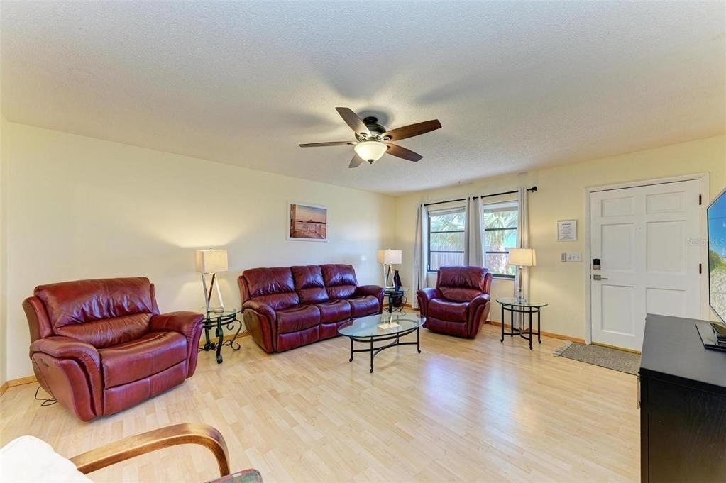 401 Shore Road - Photo 3