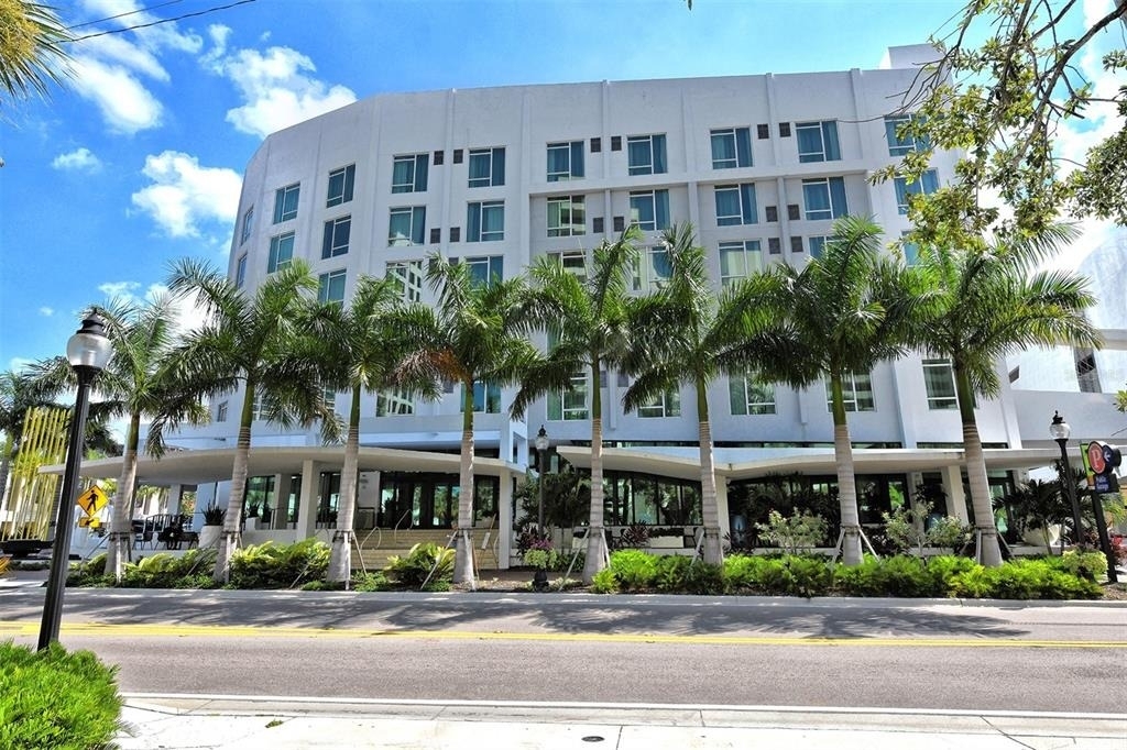 235 Cocoanut Avenue - Photo 64