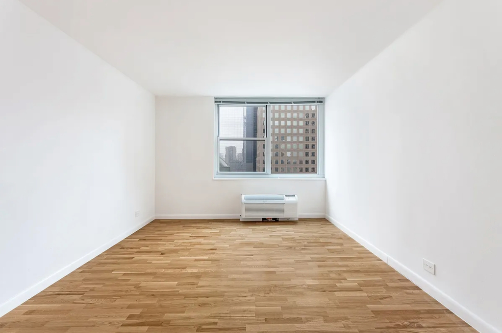 Battery Party City, WTC, NYC - Photo 4