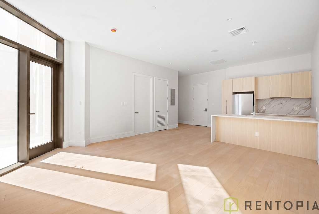 960 Franklin Avenue - Photo 6