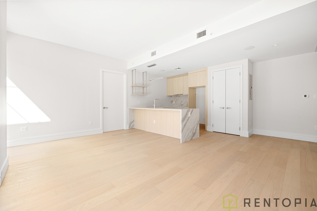 960 Franklin Avenue - Photo 7