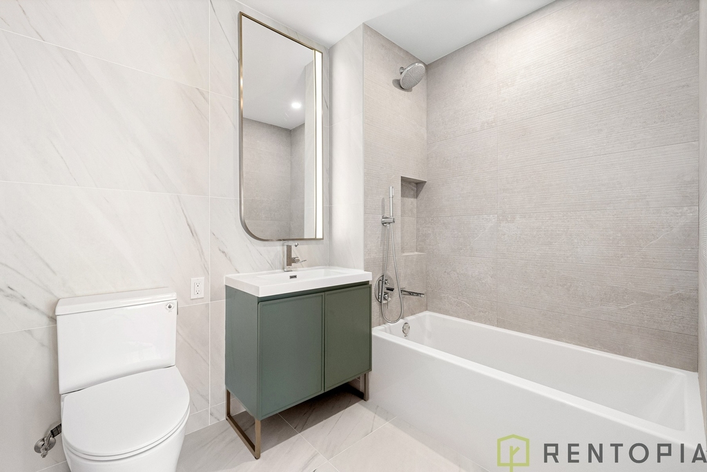 960 Franklin Avenue - Photo 5