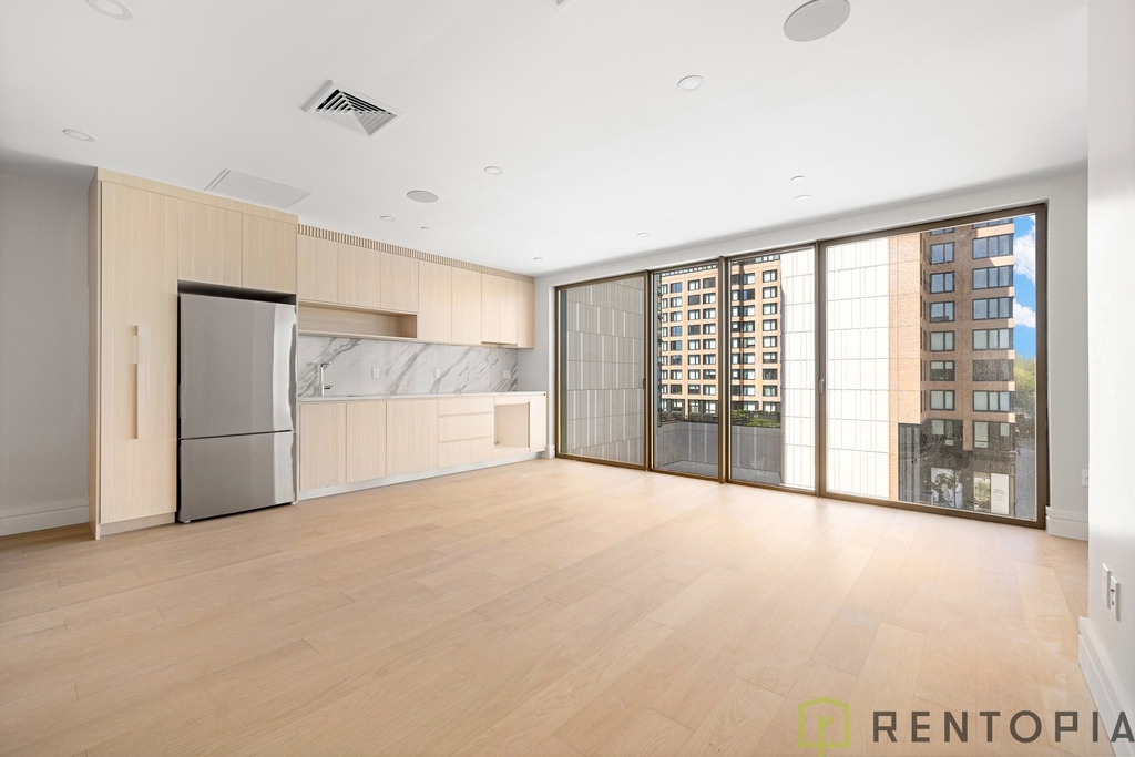 960 Franklin Avenue - Photo 8