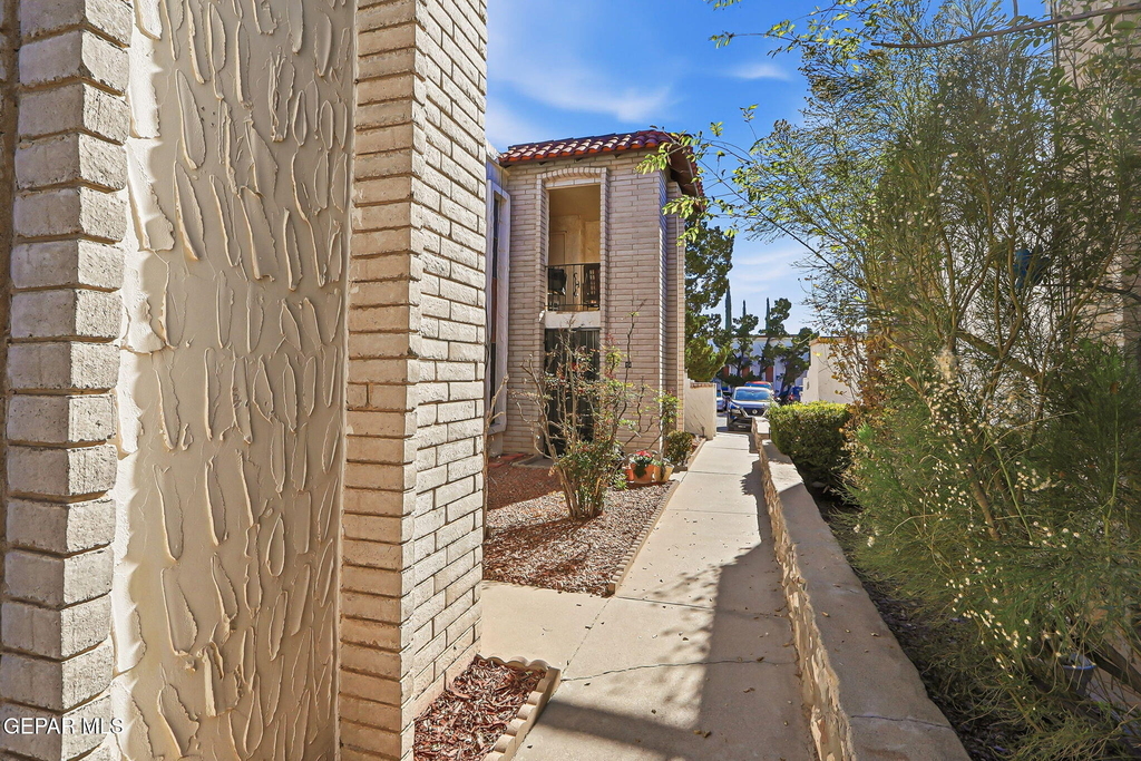 6201 Escondido Drive - Photo 14