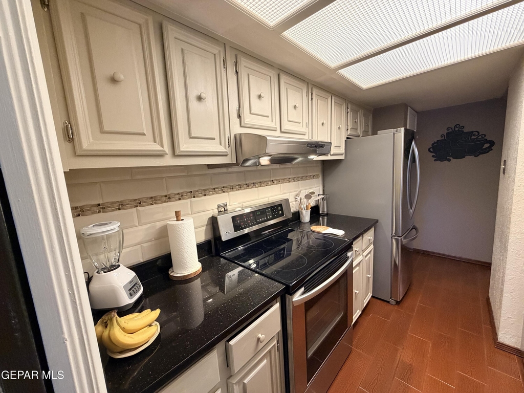 6201 Escondido Drive - Photo 3