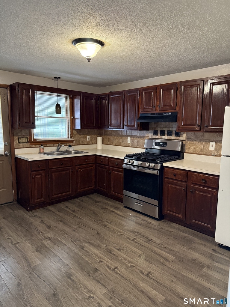 54 Roosevelt Street - Photo 3