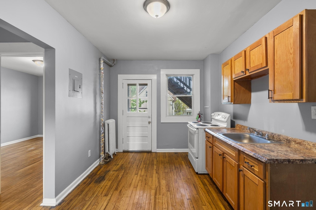 38 Beacon Street - Photo 2