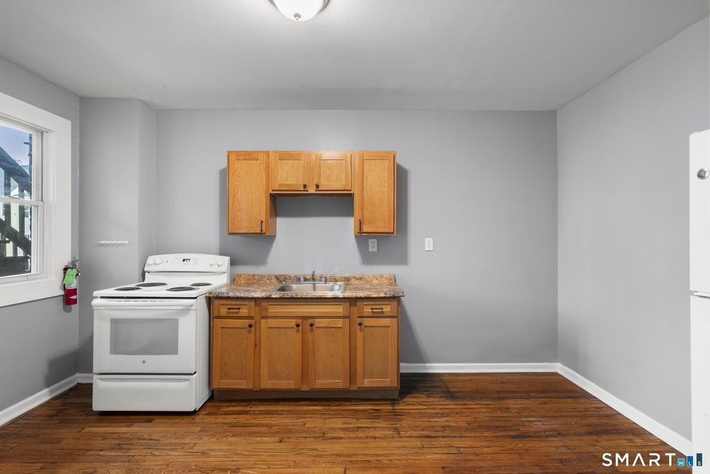 38 Beacon Street - Photo 1