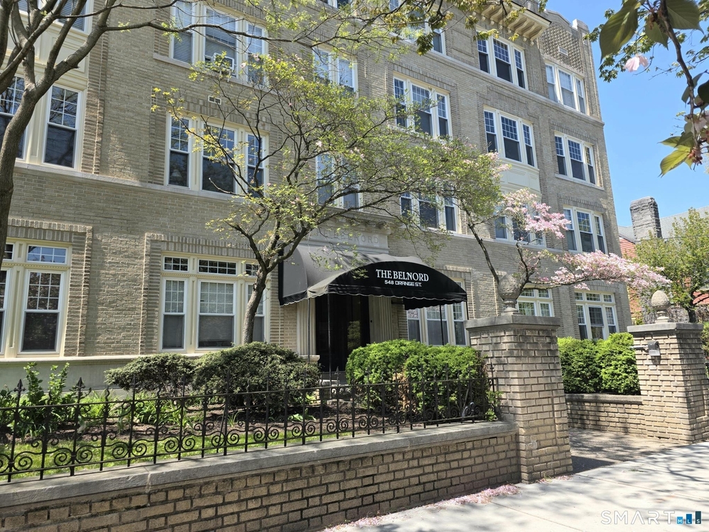 548 Orange Street - Photo 0