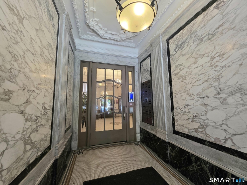 548 Orange Street - Photo 1