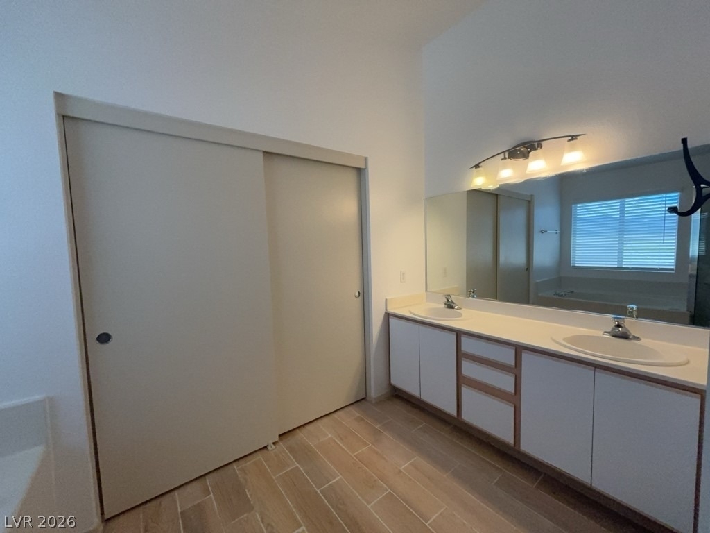 5438 Old Oak Court - Photo 9