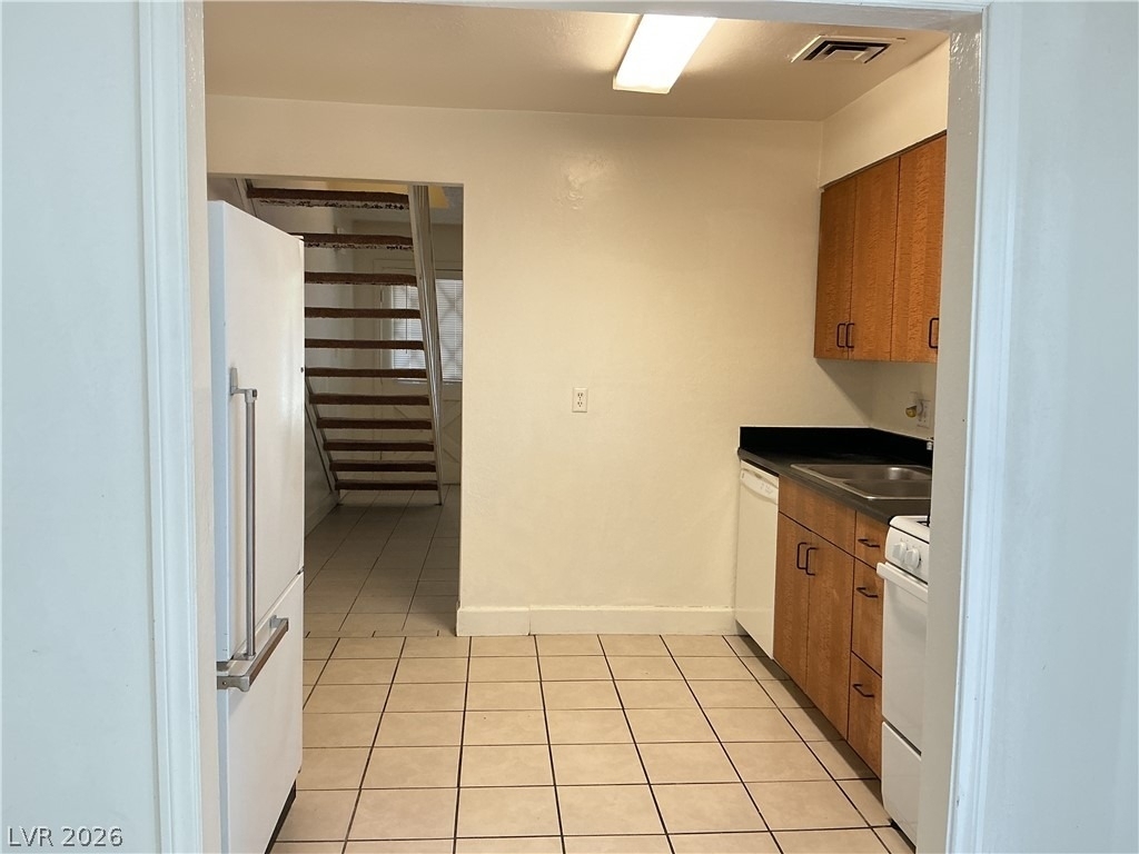 3968 Voxna Street - Photo 2